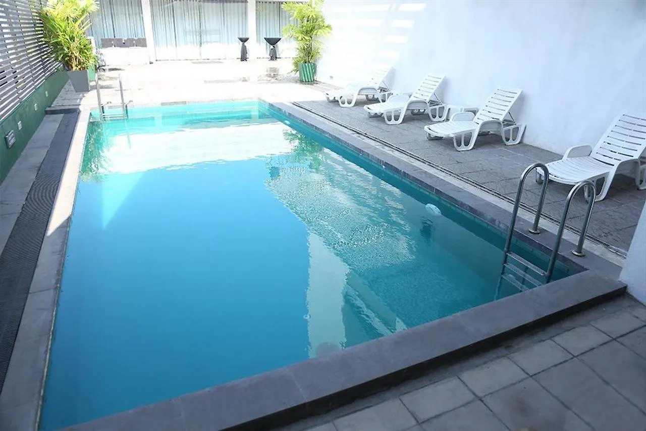 Concord Grand Hotel Dehiwala-Mount Lavinia 3*,