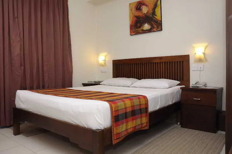 Concord Grand Hotel Dehiwala-Mount Lavinia 3*,